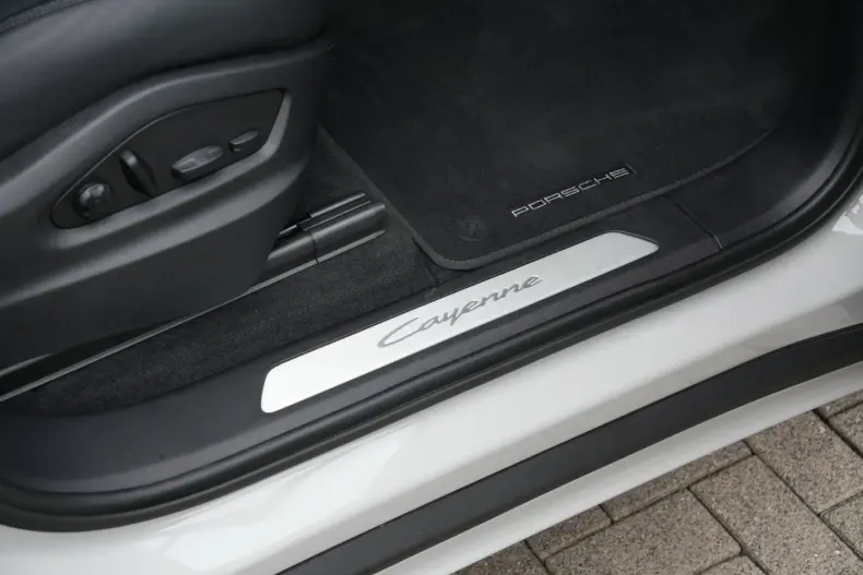 Porsche Cayenne din 2024 cu 16.000 km - oferta POR174331 - foto 42