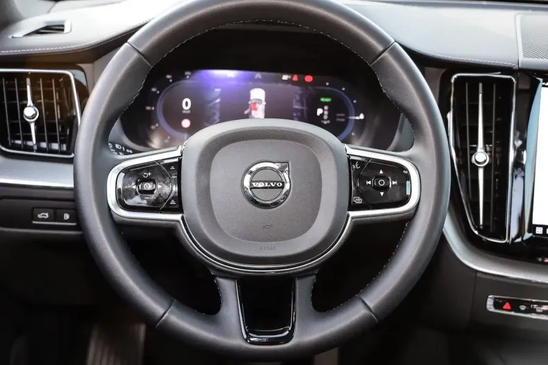 Volvo XC60 din 2023 cu 17.588 km - oferta VOL174333 - foto 6