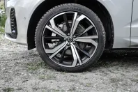 Volvo XC60 din 2023 cu 16.129 km - oferta VOL174334 - foto 3