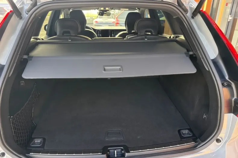 Volvo XC60 din 2023 cu 32.500 km - oferta VOL174335 - foto 10