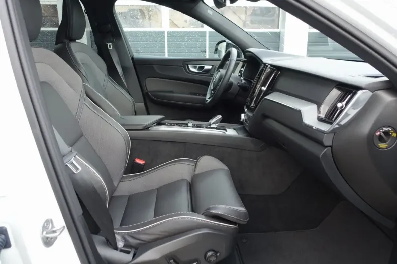 Volvo XC60 din 2025 cu 28.920 km - oferta VOL174336 - foto 10