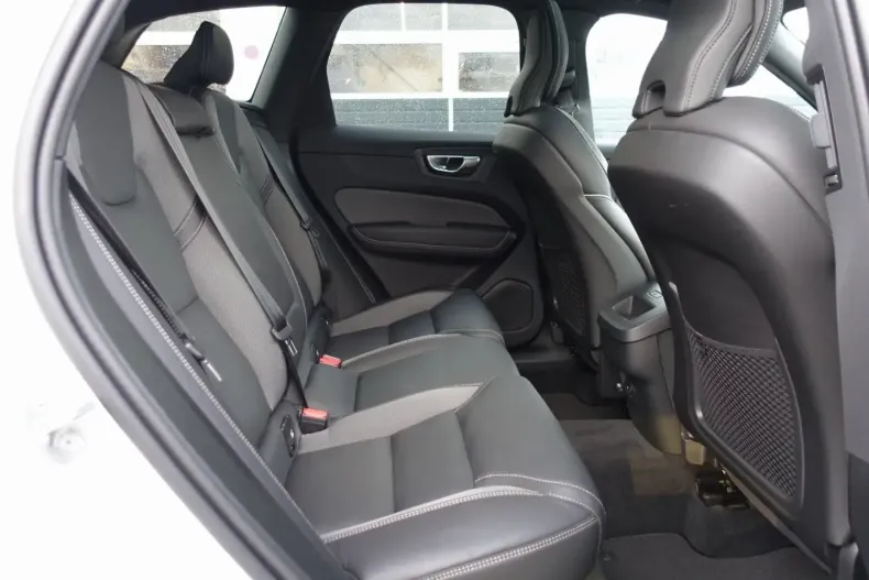 Volvo XC60 din 2025 cu 28.920 km - oferta VOL174336 - foto 11