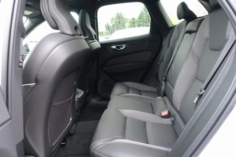 Volvo XC60 din 2025 cu 28.920 km - oferta VOL174336 - foto 12