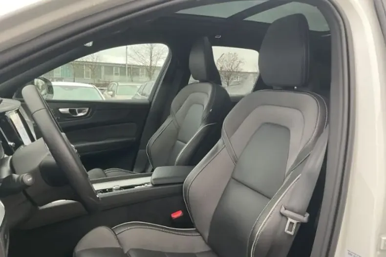 Volvo XC60 din 2024 cu 12.800 km - oferta VOL174337 - foto 16