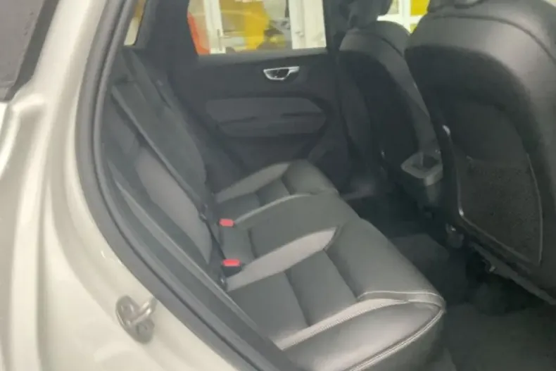 Volvo XC60 din 2024 cu 12.800 km - oferta VOL174337 - foto 18