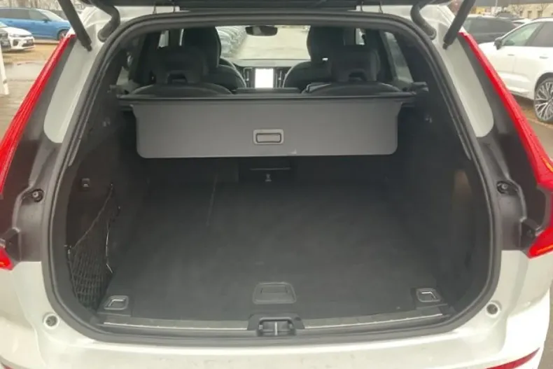 Volvo XC60 din 2024 cu 12.800 km - oferta VOL174337 - foto 20