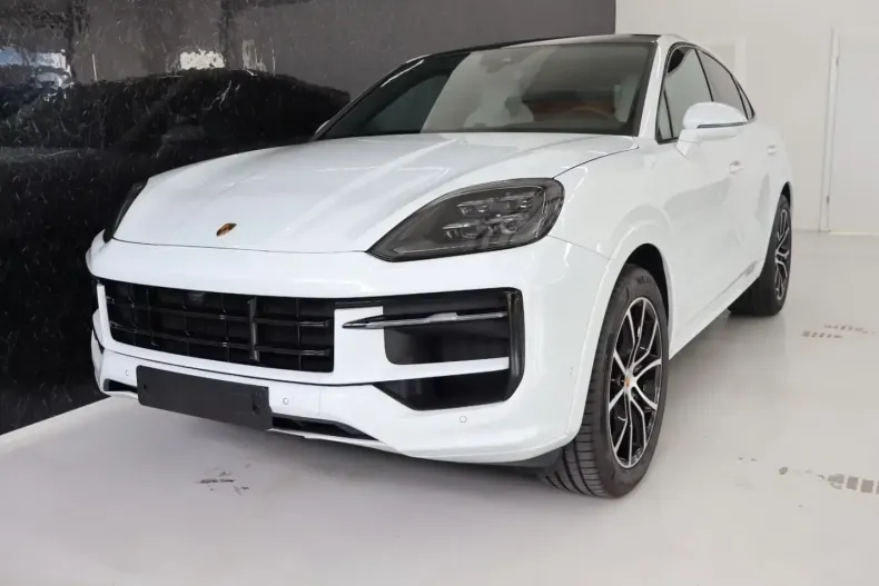 Porsche Cayenne din 2026 cu 90 km - oferta POR174338 - foto 2