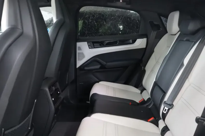 Porsche Cayenne din 2026 cu 90 km - oferta POR174338 - foto 14