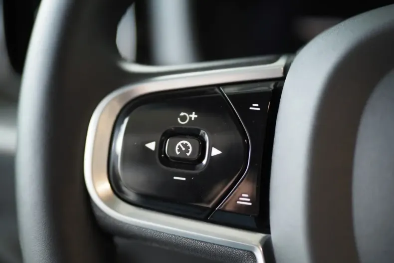 Volvo XC60 din 2022 cu 22.470 km - oferta VOL174339 - foto 11