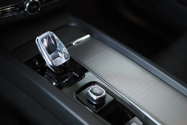 Volvo XC60 din 2022 cu 22.470 km - oferta VOL174339 - foto 14