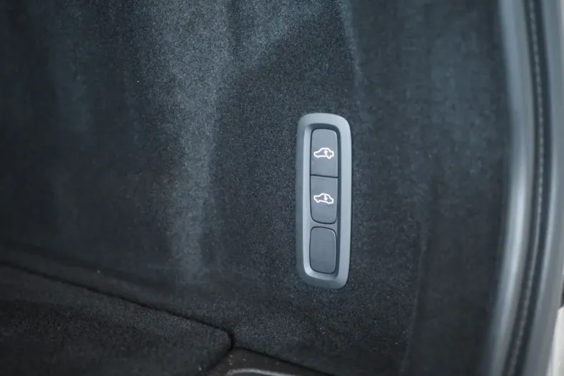 Volvo XC60 din 2022 cu 22.470 km - oferta VOL174339 - foto 24