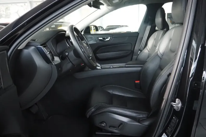 Volvo XC60 din 2024 cu 17.100 km - oferta VOL174340 - foto 24