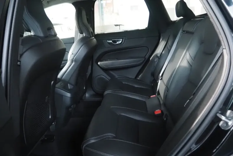 Volvo XC60 din 2024 cu 17.100 km - oferta VOL174340 - foto 27