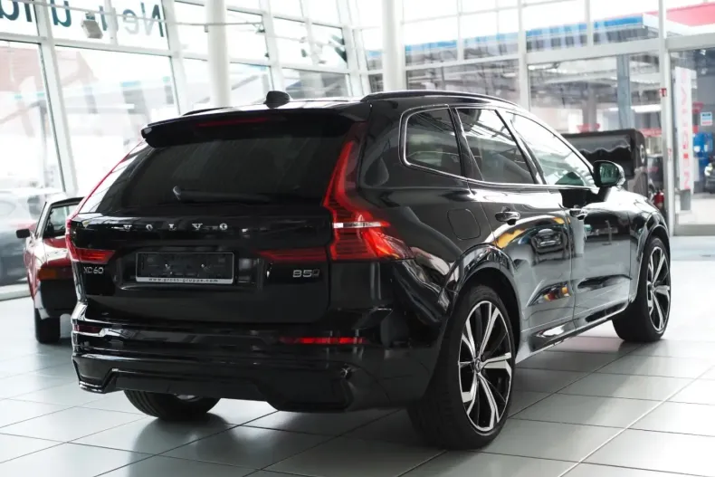 Volvo XC60 din 2024 cu 15.850 km - oferta VOL174342 - foto 4