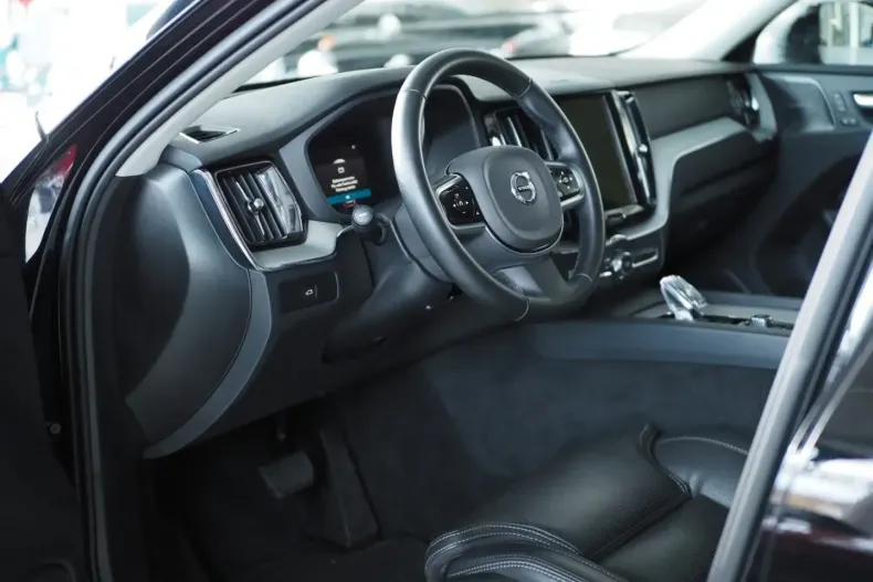 Volvo XC60 din 2024 cu 15.850 km - oferta VOL174342 - foto 7