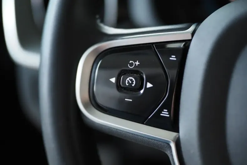 Volvo XC60 din 2024 cu 15.850 km - oferta VOL174342 - foto 13