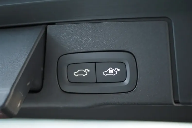 Volvo XC60 din 2024 cu 15.850 km - oferta VOL174342 - foto 23