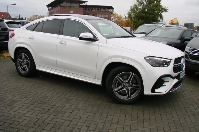 Mercedes-Benz GLE 300 din 2025 cu 2.480 km - oferta MER174354 - foto 6