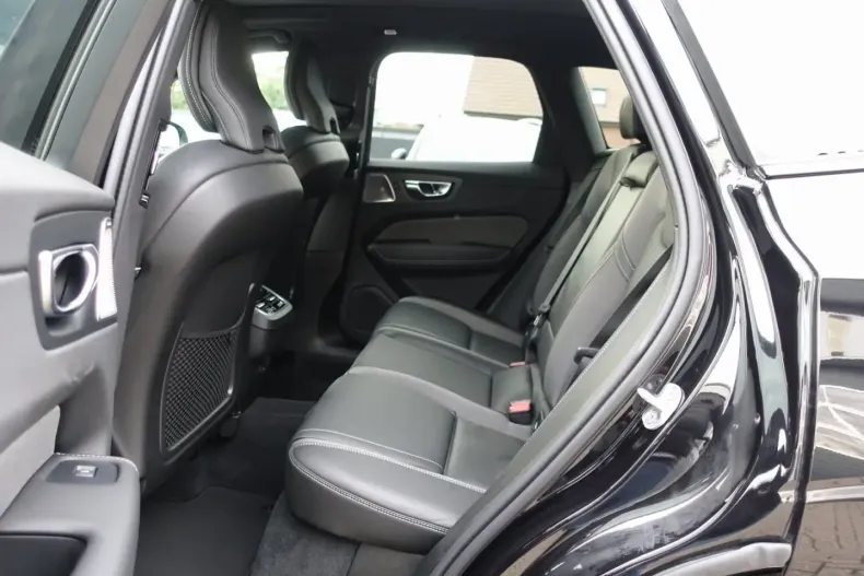 Volvo XC60 din 2025 cu 22.330 km - oferta VOL174381 - foto 9