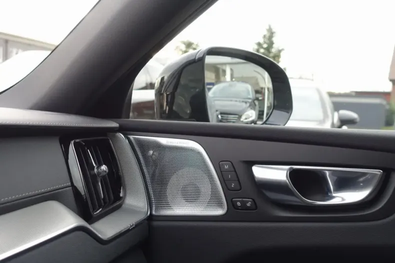 Volvo XC60 din 2025 cu 22.330 km - oferta VOL174381 - foto 18