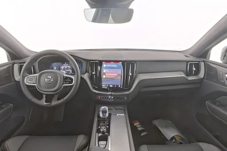 Volvo XC60 din 2025 cu 23.233 km - oferta VOL174386 - foto 5