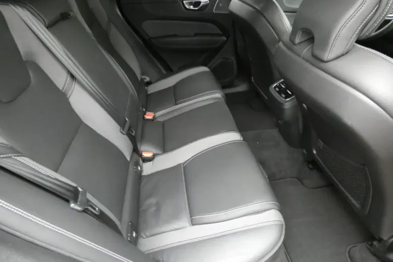 Volvo XC60 din 2023 cu 41.000 km - oferta VOL174394 - foto 10