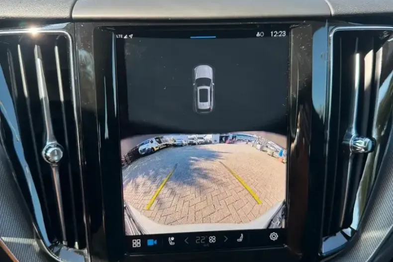 Volvo XC60 din 2024 cu 9.000 km - oferta VOL174397 - foto 14