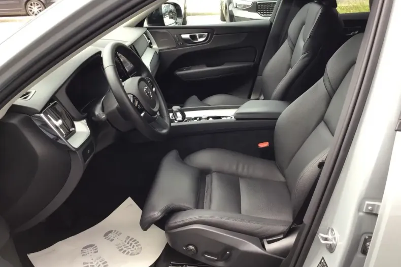 Volvo XC60 din 2023 cu 22.197 km - oferta VOL174398 - foto 12