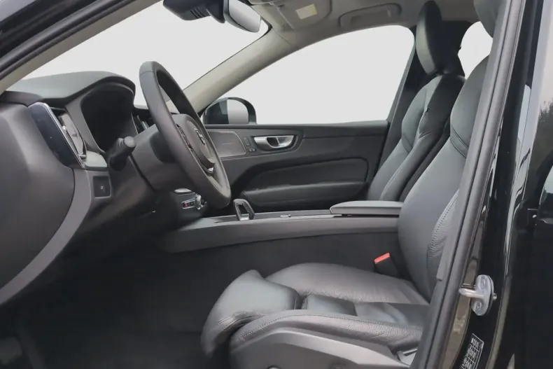 Volvo XC60 din 2023 cu 28.289 km - oferta VOL174399 - foto 11