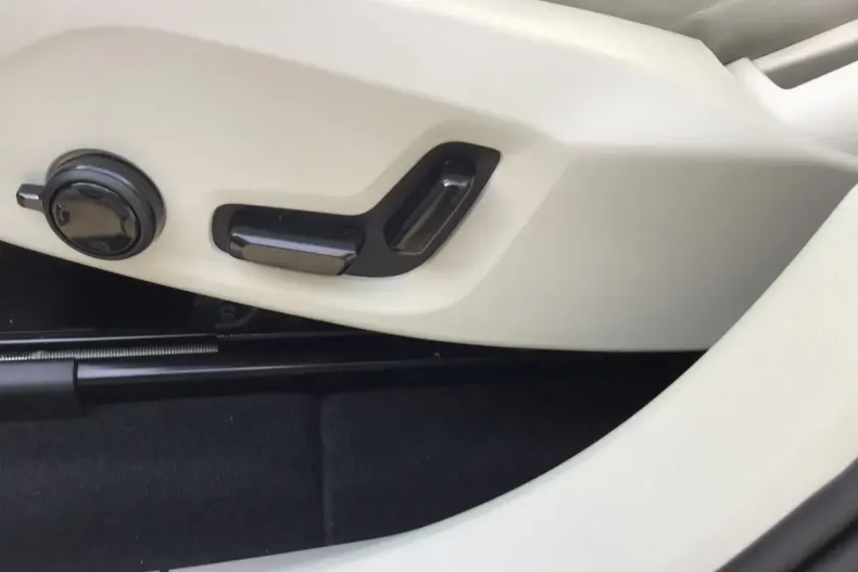 Volvo XC60 din 2022 cu 45.128 km - oferta VOL174400 - foto 12