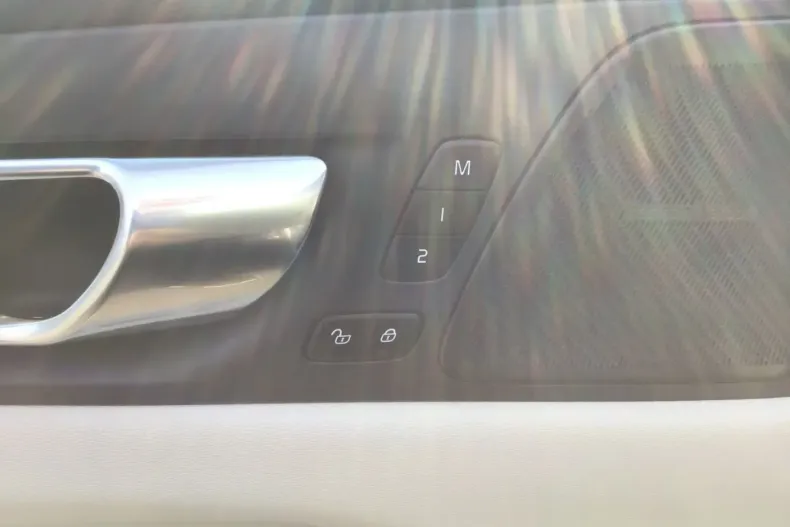 Volvo XC60 din 2022 cu 45.128 km - oferta VOL174400 - foto 13