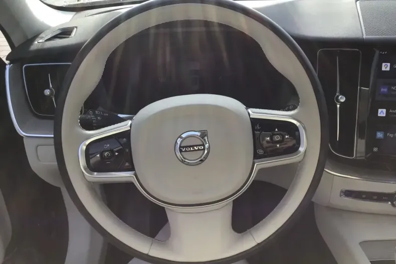 Volvo XC60 din 2022 cu 45.128 km - oferta VOL174400 - foto 18