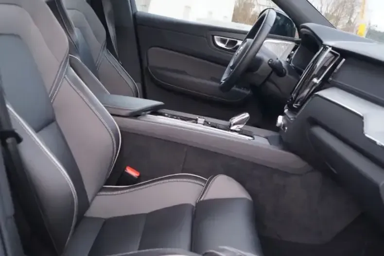 Volvo XC60 din 2022 cu 49.050 km - oferta VOL174403 - foto 12