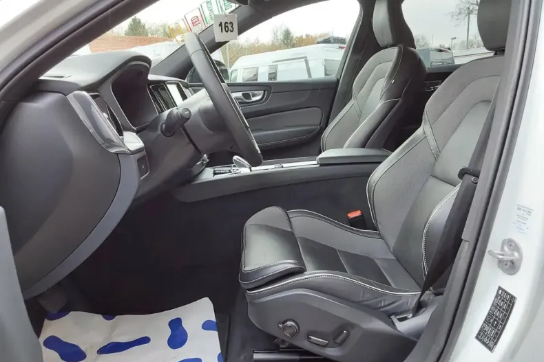 Volvo XC60 din 2023 cu 23.000 km - oferta VOL174408 - foto 8