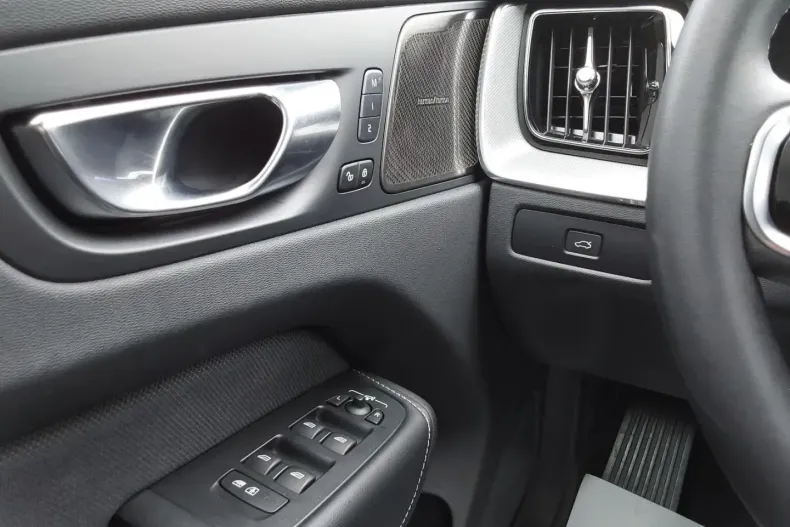 Volvo XC60 din 2023 cu 23.000 km - oferta VOL174408 - foto 14