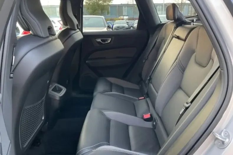 Volvo XC60 din 2024 cu 34.800 km - oferta VOL174410 - foto 19