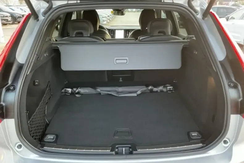 Volvo XC60 din 2024 cu 34.800 km - oferta VOL174410 - foto 20