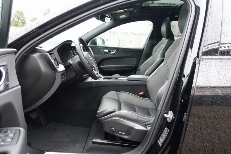 Volvo XC60 din 2025 cu 26.200 km - oferta VOL174411 - foto 8