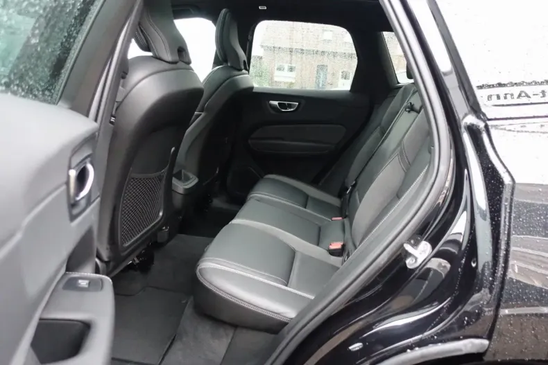 Volvo XC60 din 2025 cu 26.200 km - oferta VOL174411 - foto 9