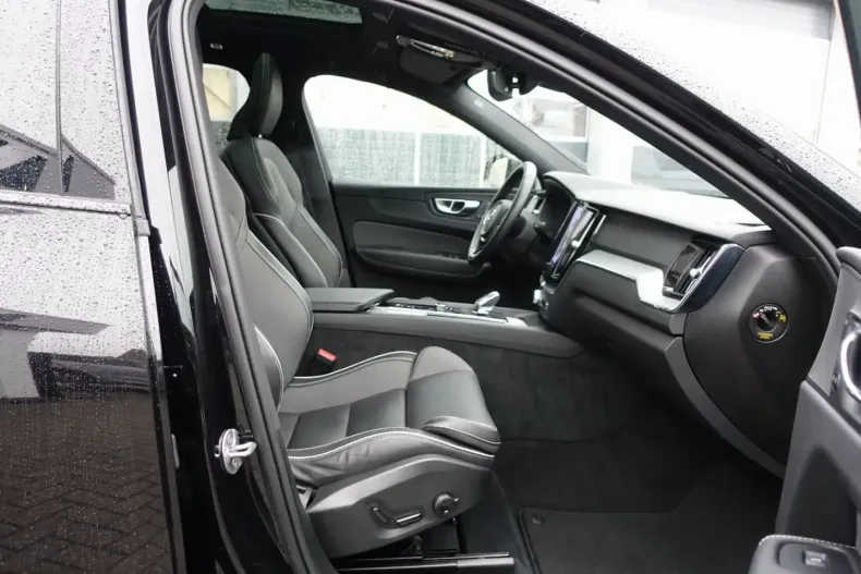 Volvo XC60 din 2025 cu 26.200 km - oferta VOL174411 - foto 10