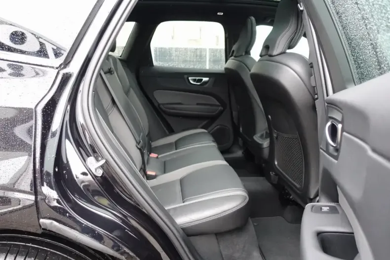 Volvo XC60 din 2025 cu 26.200 km - oferta VOL174411 - foto 11