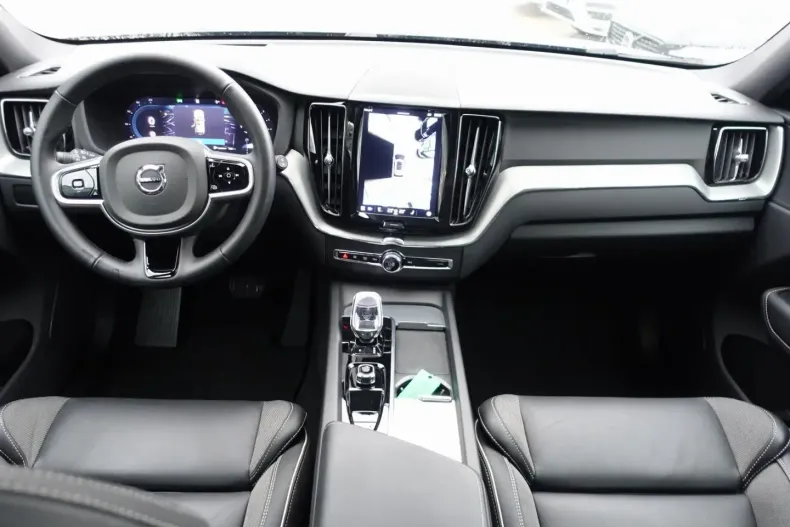 Volvo XC60 din 2025 cu 26.200 km - oferta VOL174411 - foto 12