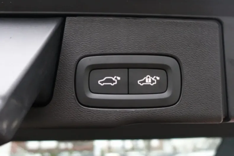 Volvo XC60 din 2025 cu 26.200 km - oferta VOL174411 - foto 24