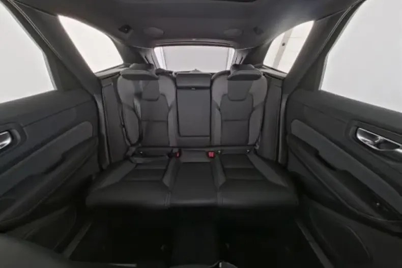 Volvo XC60 din 2025 cu 15.000 km - oferta VOL174414 - foto 10