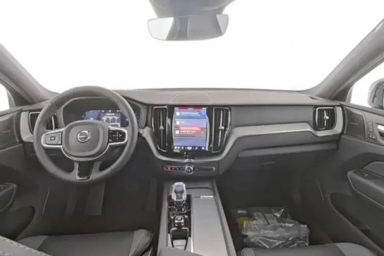 Volvo XC60 din 2025 cu 15.000 km - oferta VOL174414 - foto 12