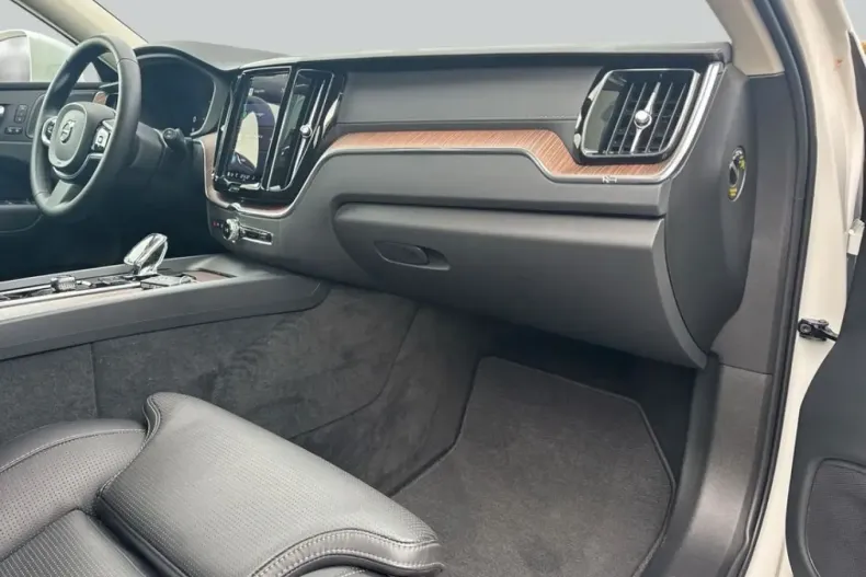 Volvo XC60 din 2022 cu 36.258 km - oferta VOL174415 - foto 12