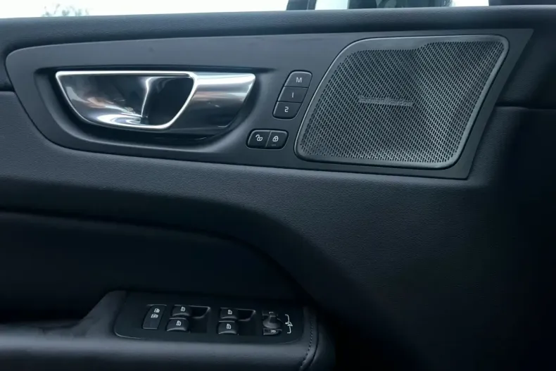 Volvo XC60 din 2025 cu 21.993 km - oferta VOL174416 - foto 12