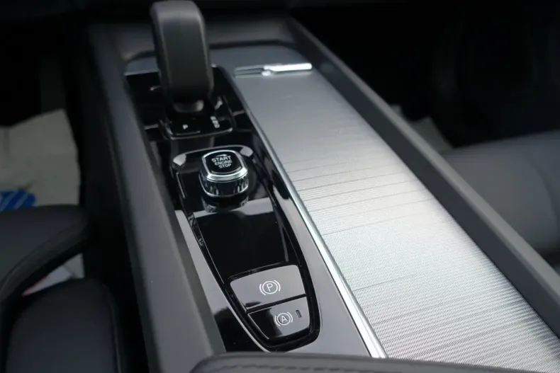 Volvo XC60 din 2025 cu 17.690 km - oferta VOL174421 - foto 14