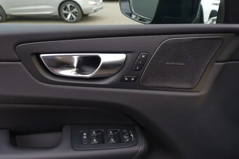 Volvo XC60 din 2025 cu 17.690 km - oferta VOL174421 - foto 26