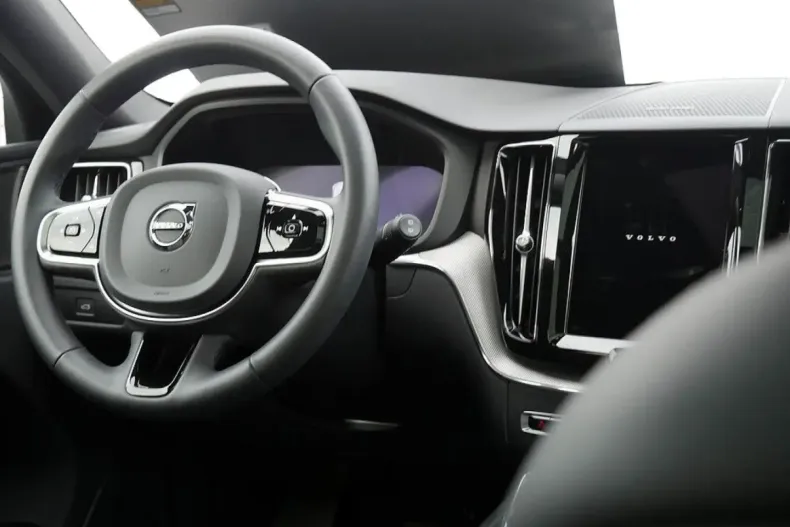 Volvo XC60 din 2023 cu 22.975 km - oferta VOL174424 - foto 8